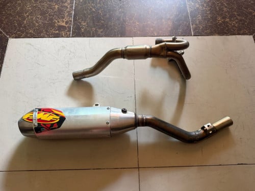 សុីមាំង FMF ហ្សុីន