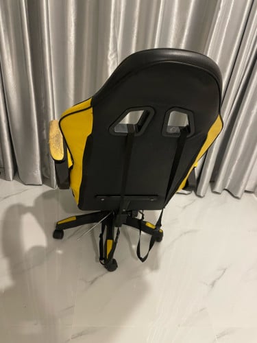 លក់gaming chair ឈប់ប្រេី