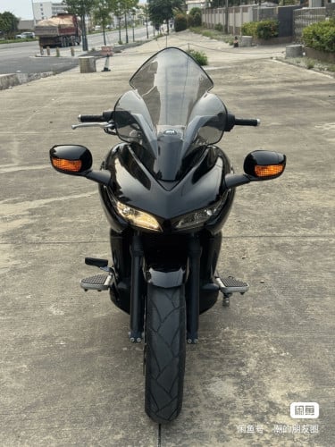 ឡានគំនិតត្រីឆ្លាមធំ Honda DN-01