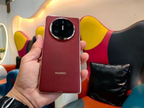 #HUAWEI  Mate X6   🍁 96% 🍁 🍁  Global . Sim 2 🍁 🍁 12GB ram + 512GB rom  .🍁 🍁  455$  🍁