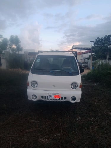 ឡានលក់ Hyundai porter 1TON ឆ្នាំ 2003 យីសុីន 8500ចចា