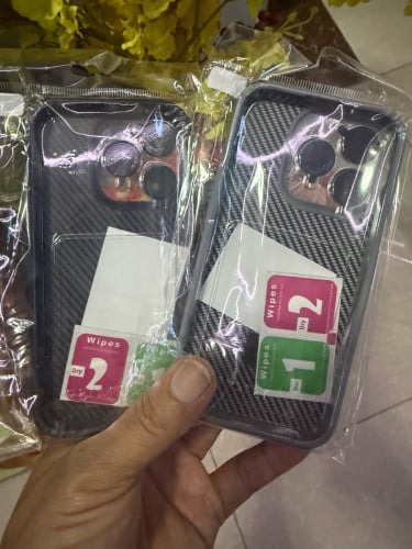 លក់សោមកាបោន iPhone 15 Pro មានតែ 2 ឈុតនឹងទេ (មានលែន)