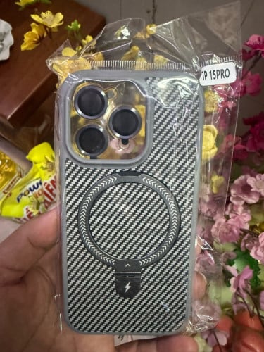 លក់សោមកាបោន iPhone 15 Pro មានតែ 2 ឈុតនឹងទេ (មានលែន)
