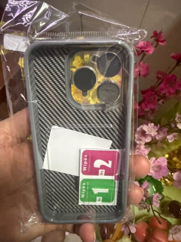 លក់សោមកាបោន iPhone 15 Pro មានតែ 2 ឈុតនឹងទេ (មានលែន)