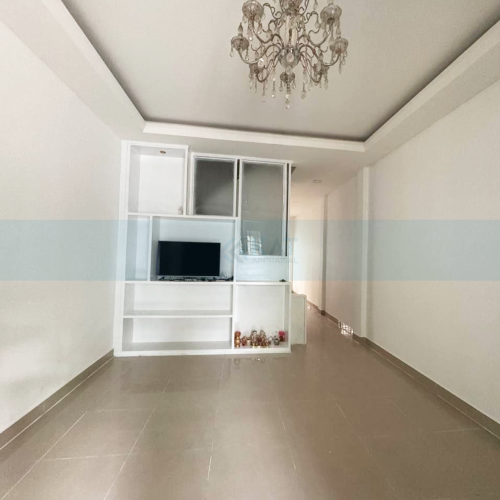 ផ្ទះល្វែងសម្រាប់ជួល l Flat For Rent
