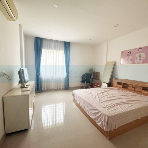 ផ្ទះល្វែងសម្រាប់ជួល l Flat For Rent