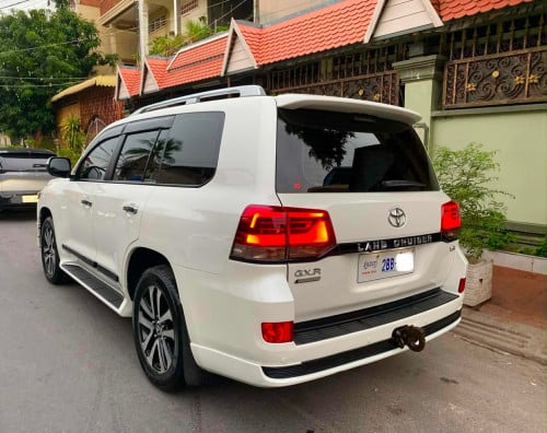 ឡានLand Cruiserឆាំ្ន2019