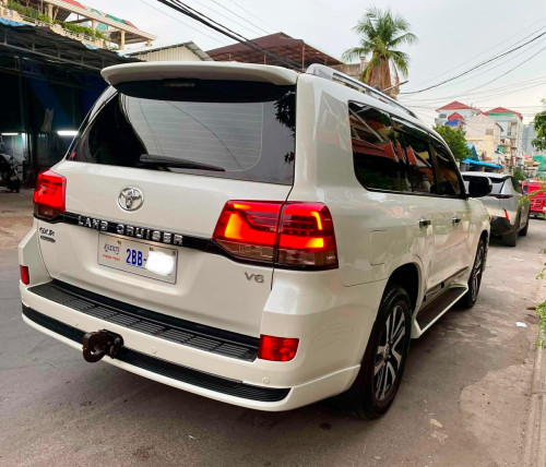ឡានLand Cruiserឆាំ្ន2019