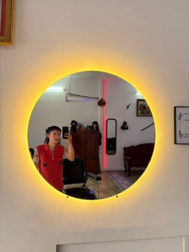 កញ្ចក់​មូលLED