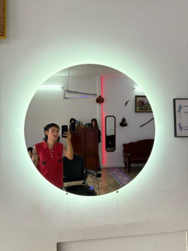 កញ្ចក់​មូលLED