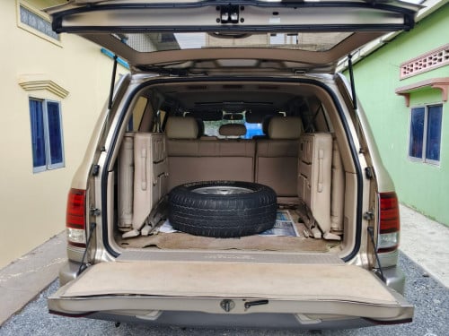 លក់បន្ទាន់ LEXUS LX470 ឆ្នាំ1999  តម្លៃត្រឹម 9900$ ចចារ