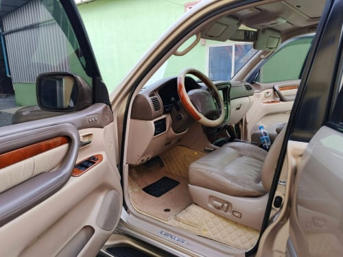 លក់បន្ទាន់ LEXUS LX470 ឆ្នាំ1999  តម្លៃត្រឹម 9900$ ចចារ