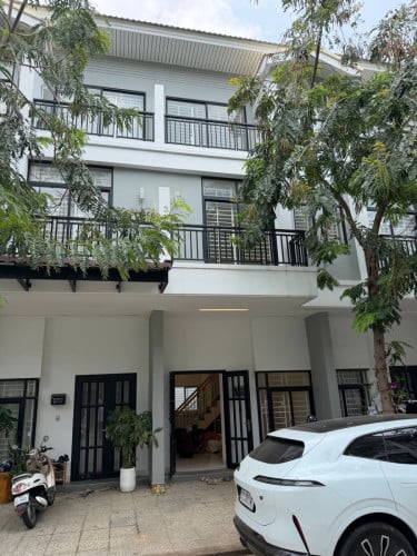វិឡាកូនកាត់សម្រាប់ជួល |  Link house LV For Rent
