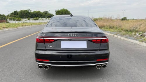 រថយន្ត Model AUDI A8L 2019