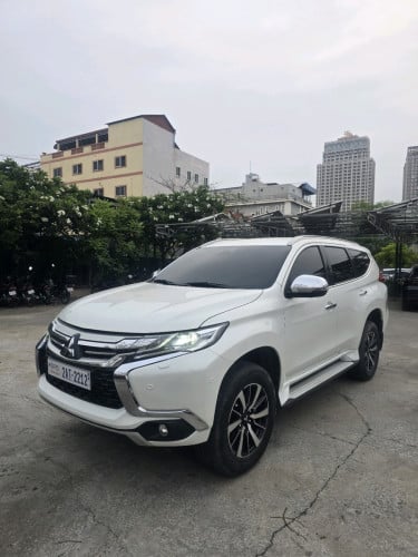 មែអាថ្មី Pajero sport017 ហ្វូលពេញ 7កៅអី 3ជួរ ស៊ីម៉ាស៊ូត 7លីត្រ