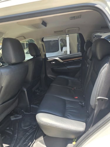 មែអាថ្មី Pajero sport017 ហ្វូលពេញ 7កៅអី 3ជួរ ស៊ីម៉ាស៊ូត 7លីត្រ