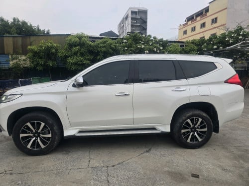មែអាថ្មី Pajero sport017 ហ្វូលពេញ 7កៅអី 3ជួរ ស៊ីម៉ាស៊ូត 7លីត្រ