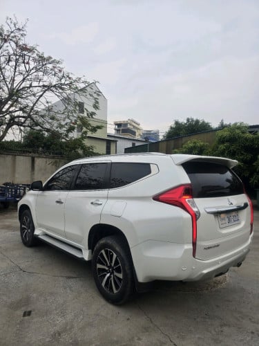 មែអាថ្មី Pajero sport017 ហ្វូលពេញ 7កៅអី 3ជួរ ស៊ីម៉ាស៊ូត 7លីត្រ