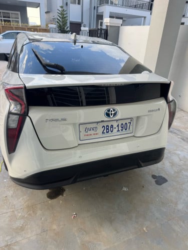 លក់ឡានPrius016 option4 touring advance fulll option ឡានថ្មី 10មុឺនមៃ