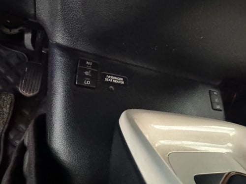 លក់ឡានPrius016 option4 touring advance fulll option ឡានថ្មី 10មុឺនមៃ
