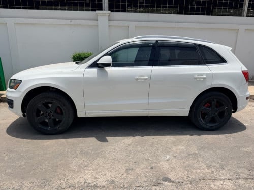 លក់Q5 ឆ្នាំ 2011 8500$ចរចារ