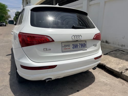 លក់Q5 ឆ្នាំ 2011 8500$ចរចារ