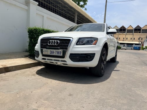 លក់Q5 ឆ្នាំ 2011 8500$ចរចារ