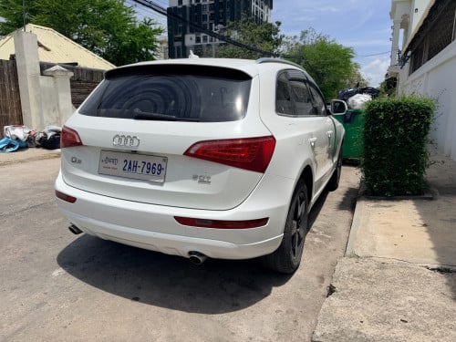លក់Q5 ឆ្នាំ 2011 8500$ចរចារ