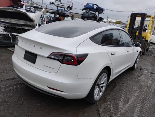 ឡានសាង Tesla Model 3 2022 motors 2 Full Option