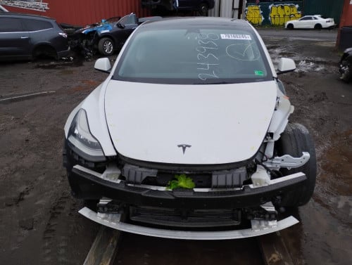 ឡានសាង Tesla Model 3 2022 motors 2 Full Option