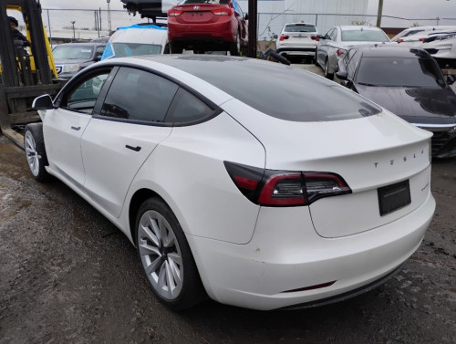 ឡានសាង Tesla Model 3 2022 motors 2 Full Option