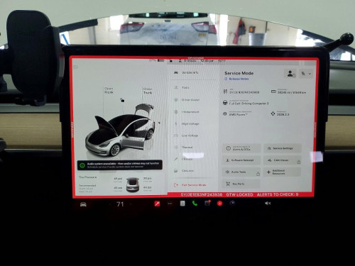 ឡានសាង Tesla Model 3 2022 motors 2 Full Option