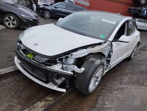 ឡានសាង Tesla Model 3 2022 motors 2 Full Option