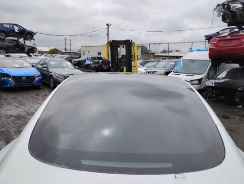 ឡានសាង Tesla Model 3 2022 motors 2 Full Option