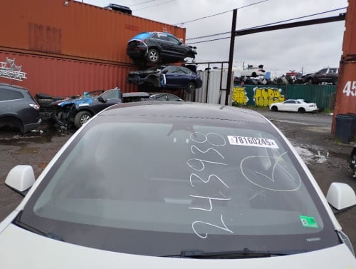 ឡានសាង Tesla Model 3 2022 motors 2 Full Option