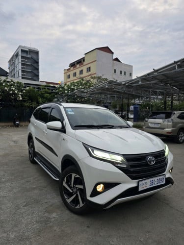 ស្អាតណាស៎ Toyota Rush 022, 7កៅអី 3ជួរ