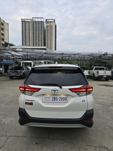 ស្អាតណាស៎ Toyota Rush 022, 7កៅអី 3ជួរ