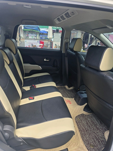 ស្អាតណាស៎ Toyota Rush 022, 7កៅអី 3ជួរ