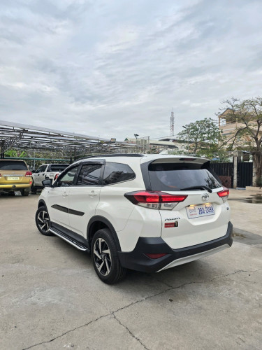 ស្អាតណាស៎ Toyota Rush 022, 7កៅអី 3ជួរ