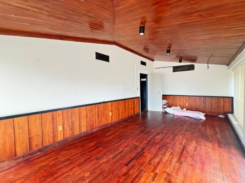 🏘 ដីនិងផ្ទះ (កែង) ជិតអូរតែលសុខា (ខណ្ឌជ្រោយចង្វារ) ត្រូវការលក់បន្ទាន់ខ្លាំង