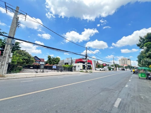 🏘 ដីនិងផ្ទះ (កែង) ជិតអូរតែលសុខា (ខណ្ឌជ្រោយចង្វារ) ត្រូវការលក់បន្ទាន់ខ្លាំង