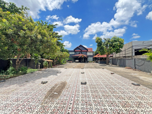 🏘 ដីនិងផ្ទះ (កែង) ជិតអូរតែលសុខា (ខណ្ឌជ្រោយចង្វារ) ត្រូវការលក់បន្ទាន់ខ្លាំង