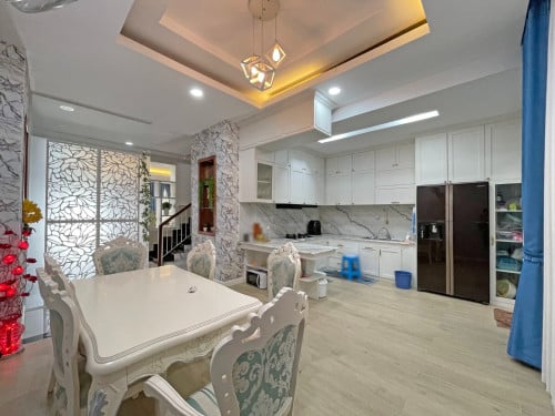 🏘 វីឡាកូនកាត់ (LA) ក្នុងបុរី ភ្នំពេញថ្មីក្រោយអ័រគីដេ 2004 ត្រូវការលក់បន្ទាន់ខ្លាំង (