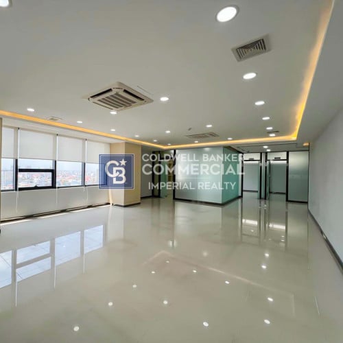 🏢 Basic décor office Space for rent near Russian market (OF-044)