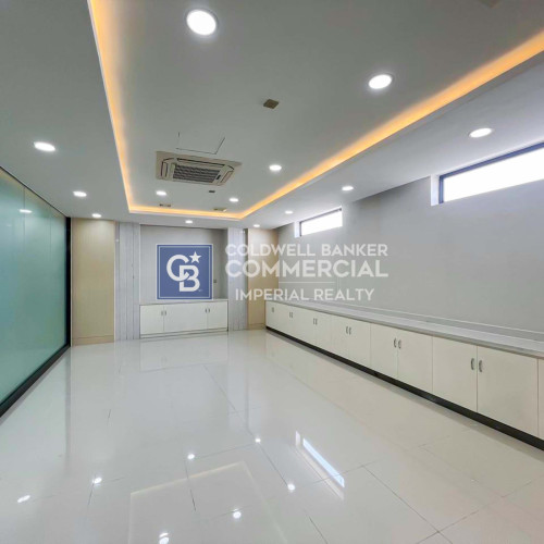 🏢 Basic décor office Space for rent near Russian market (OF-044)