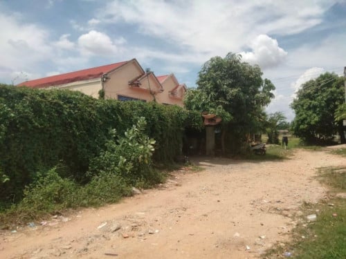 🏦House Available for Urgent Sale at a Special Price (Negotiable).