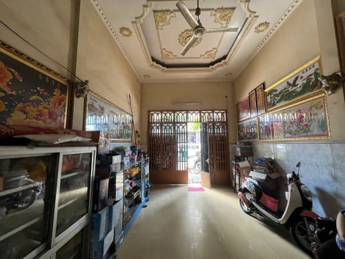 🏦Shop House Available for Urgent Sale at a Special Price (Negotiable).