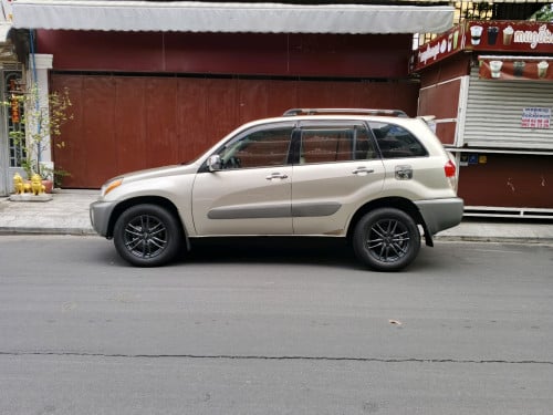🔥 Toyota RAV4 2003 តម្លៃត្រឹម 9500$ ចរចាបាន