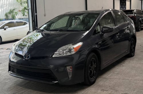 🔥Prius014Option3 កាន់💰5500$💸ដកឡានភ្លាមបង់រំលស់ជាមួយឃ្លាំងផ្ទាល់