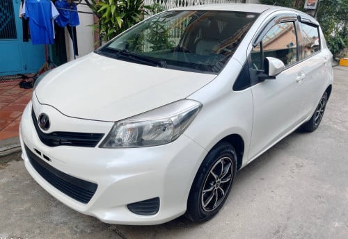 មហាថ្មី Vitz 2012 Full Option